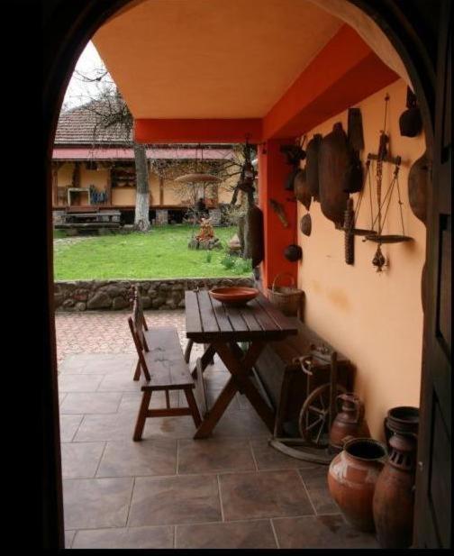 Arts And Crafts Guesthouse Baia-Sprie Exterior photo