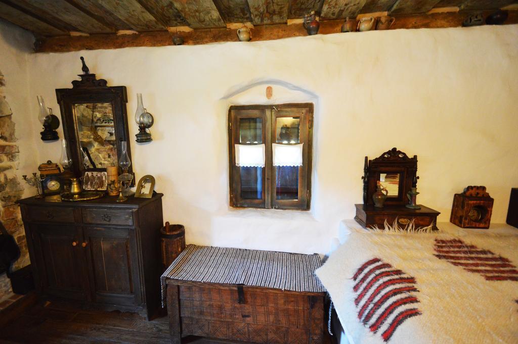 Arts And Crafts Guesthouse Baia-Sprie Exterior photo