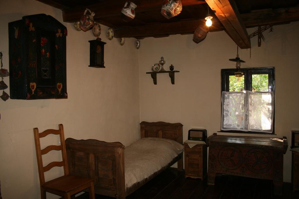Arts And Crafts Guesthouse Baia-Sprie Exterior photo